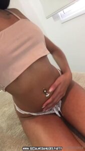 Sweetie Maize Showing Pussy Small Ass Bisexual Female